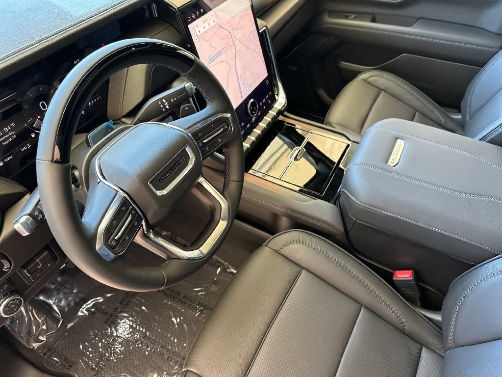 2026 GMC Yukon Denali - Photo 9