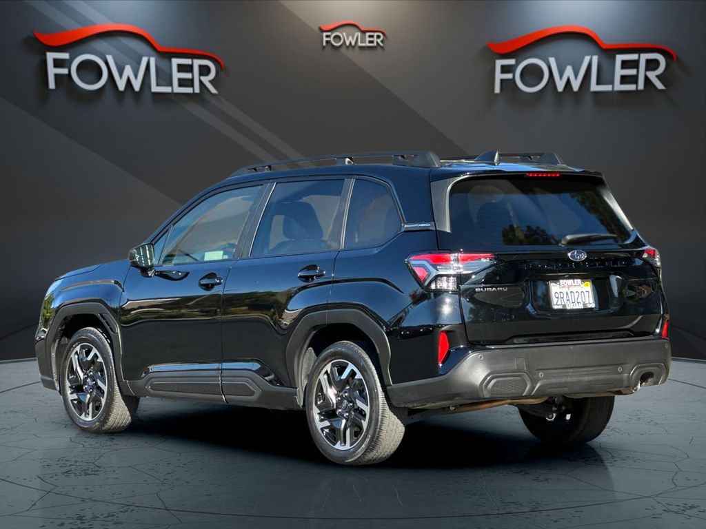 2025 Subaru Forester Limited photo 3
