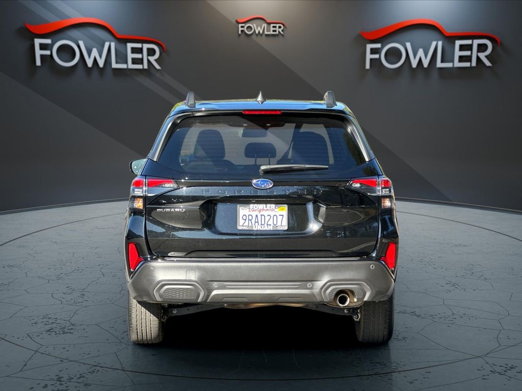 2025 Subaru Forester Limited photo 4