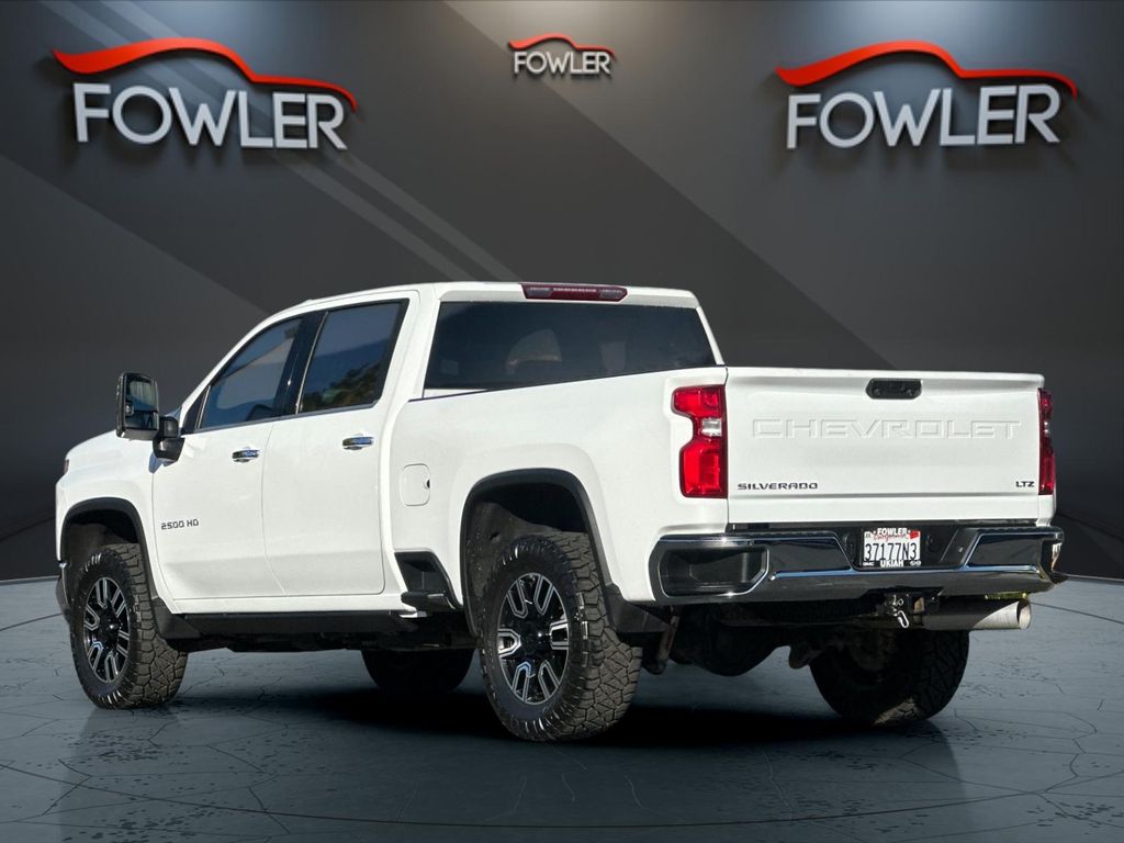 2022 Chevrolet Silverado 2500HD LTZ photo 3