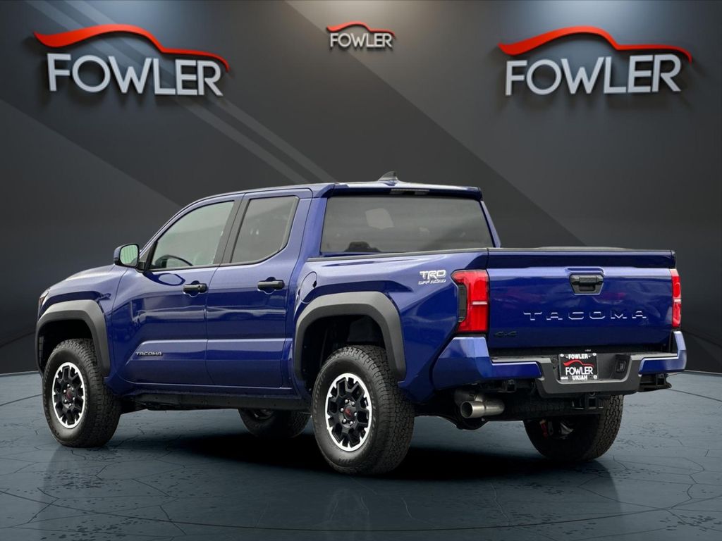 2025 Toyota Tacoma TRD Off-Road photo 3