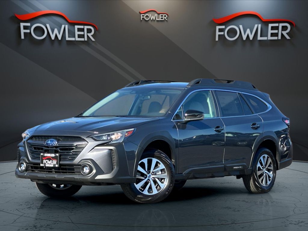 2025 Subaru Outback Premium's photo