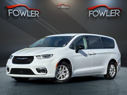 2024 Chrysler Pacifica Touring L Van Passenger Van