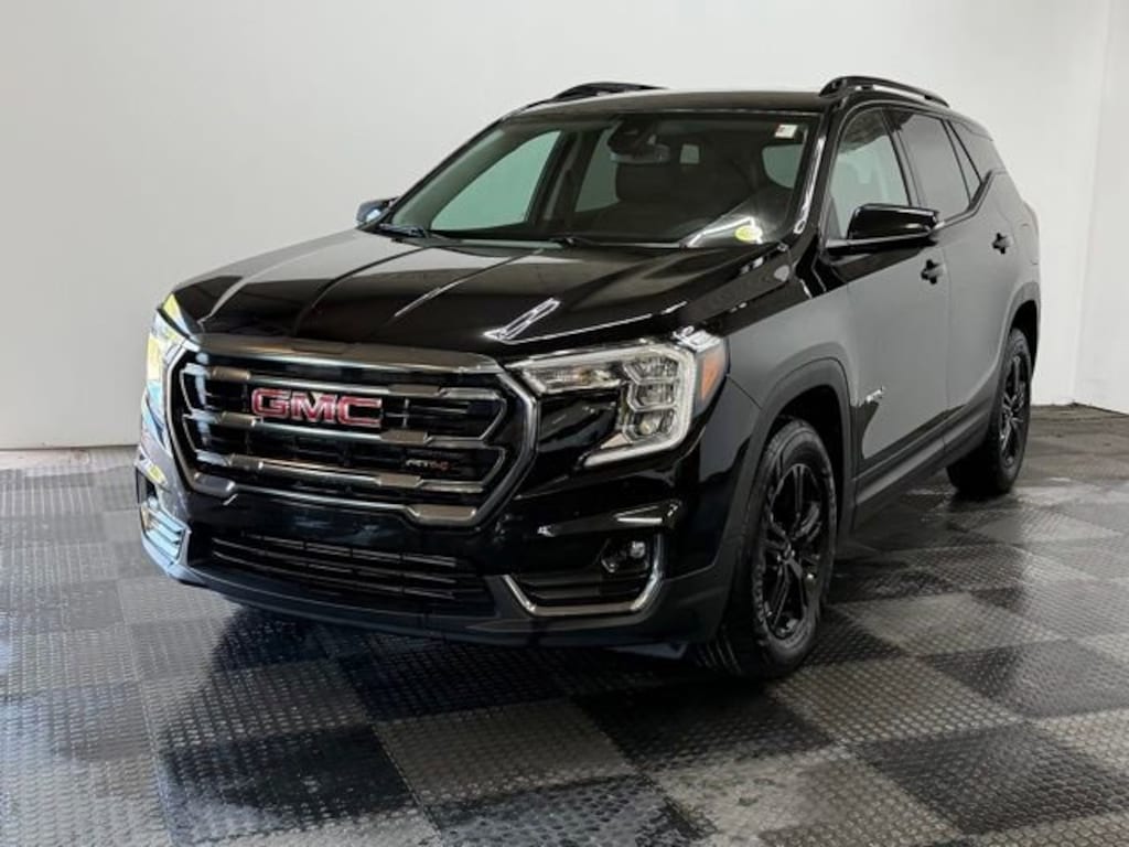 Used 2022 GMC Terrain AT4 SUV