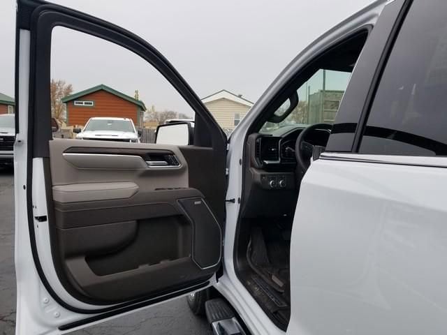 2026 GMC Sierra 1500 SLT - Photo 9
