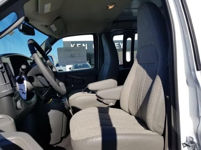 2025 GMC Savana Cargo Work Van - Photo 17