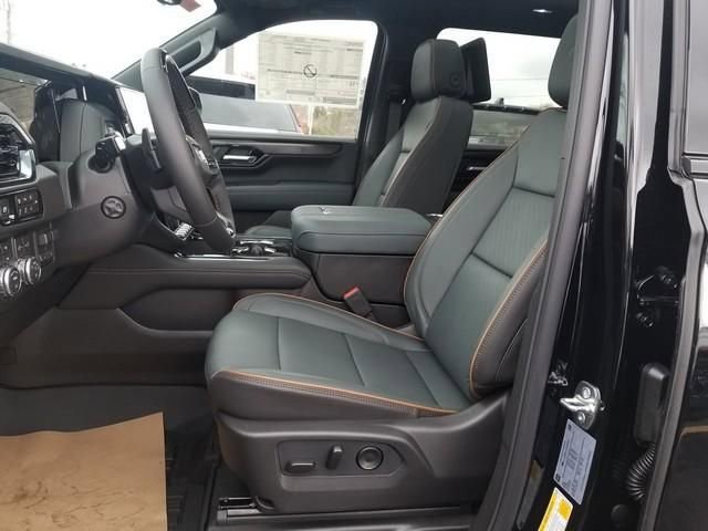 2026 GMC Yukon XL AT4 - Photo 8