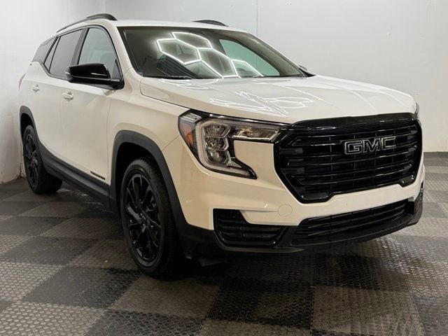 2024 GMC Terrain SLE's photo