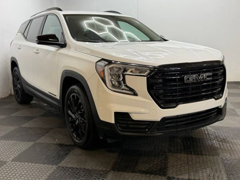 Used 2024 GMC Terrain SLE SUV
