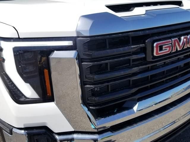 2025 GMC Sierra 2500HD Pro - Photo 9