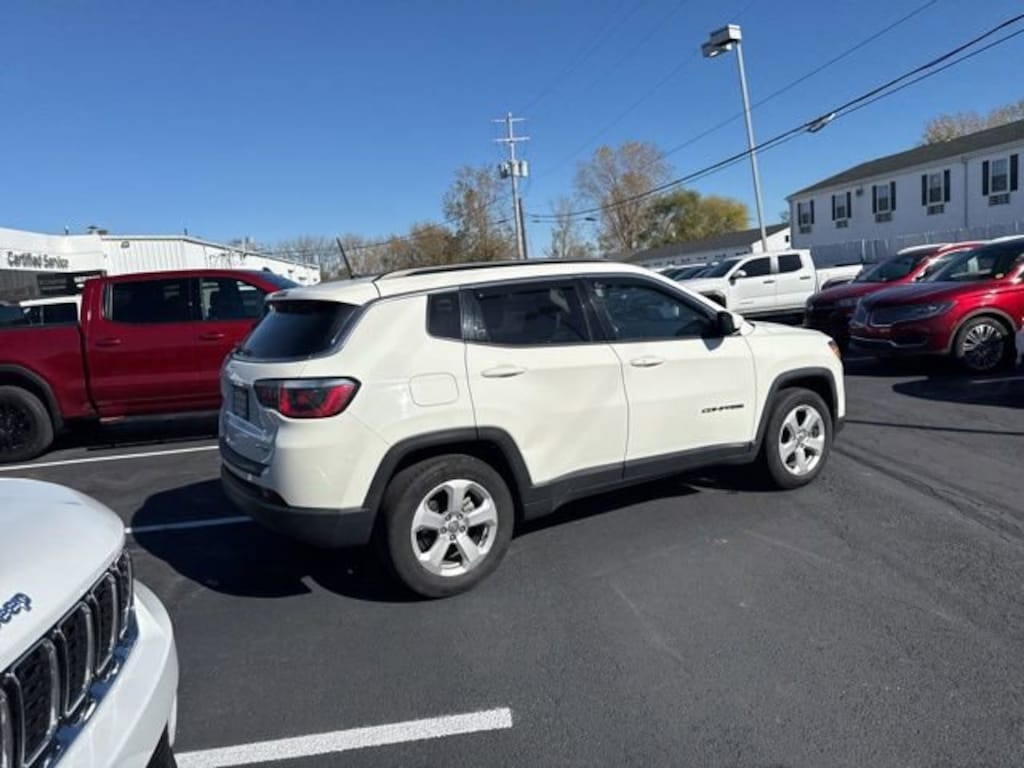 Used 2018 Jeep Compass Latitude FWD SUV