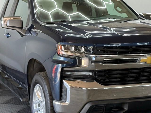 2020 Chevrolet Silverado 1500 LT photo 2