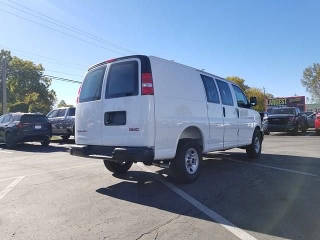 2025 GMC Savana Cargo Work Van - Photo 9