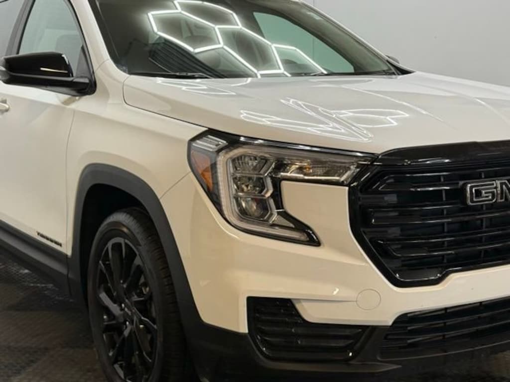 Used 2024 GMC Terrain SLE SUV