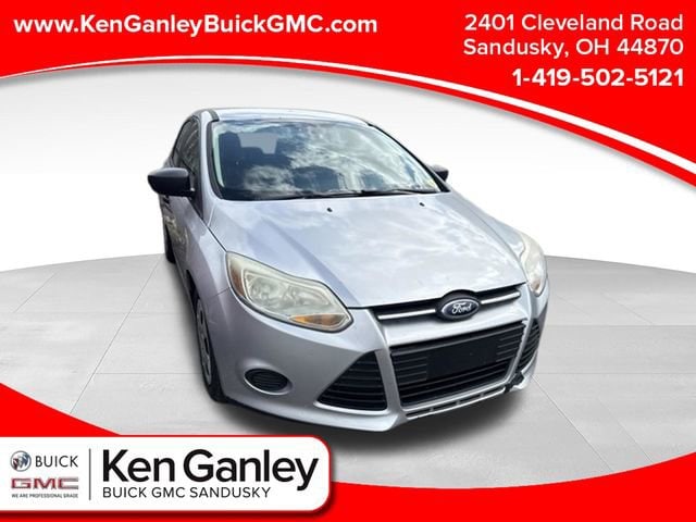 2014 Ford Focus Sedan S's photo