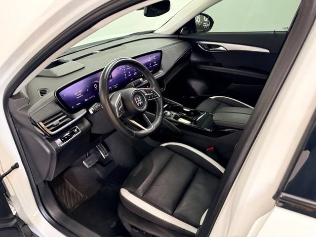 2025 Buick Envision Sport Touring - Photo 17