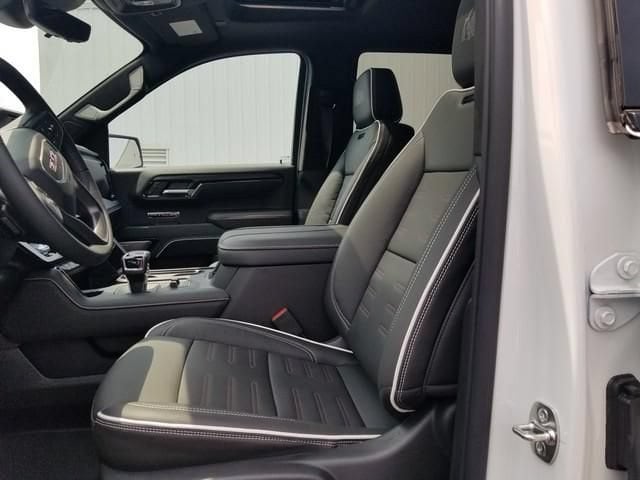 2026 GMC Sierra 1500 AT4X - Photo 8