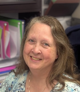 Staff member Jenny Keller from ID_8da833808bb3
