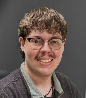 Staff member Derek Jones  from ID_8da833808bb3
