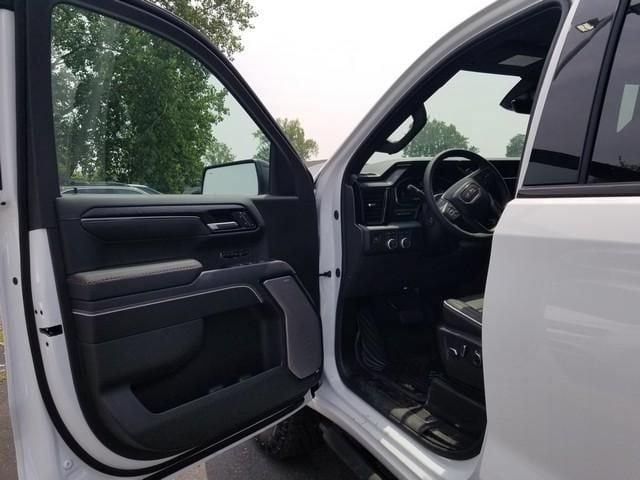 2026 GMC Sierra 1500 AT4X - Photo 6
