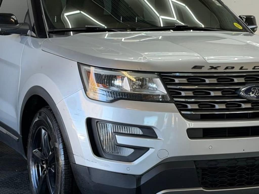 Used 2017 Ford Explorer XLT SUV