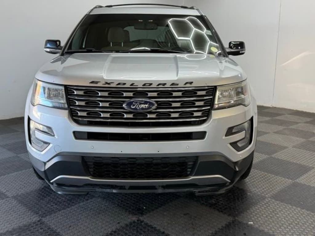 Used 2017 Ford Explorer XLT SUV
