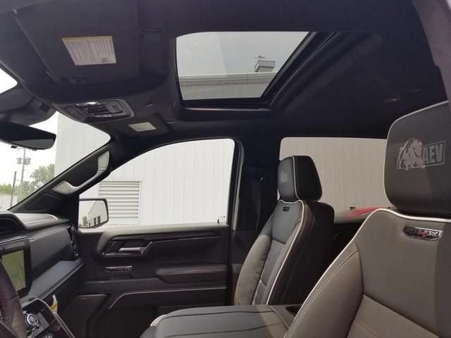 2026 GMC Sierra 1500 AT4X - Photo 9