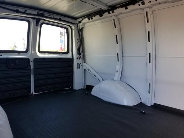 2025 GMC Savana Cargo Work Van - Photo 7