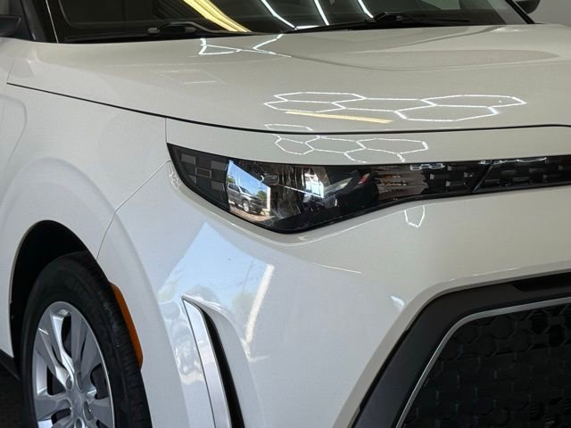2023 Kia Soul LX photo 2