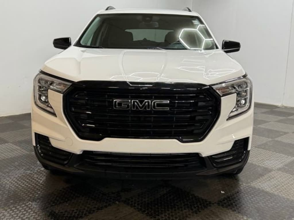 Used 2024 GMC Terrain SLE SUV