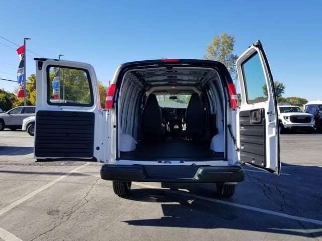 2025 GMC Savana Cargo Work Van - Photo 11