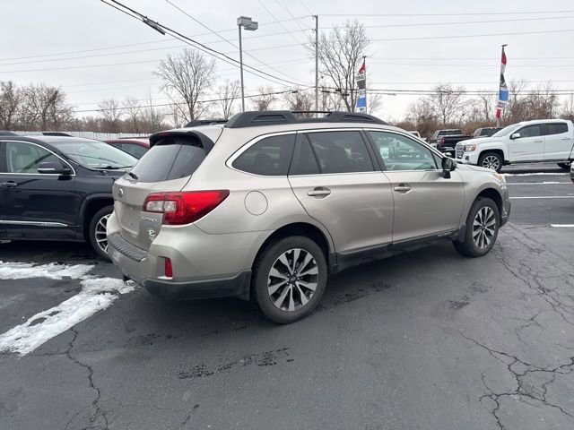 2015 Subaru Outback 2.5i Limited photo 3