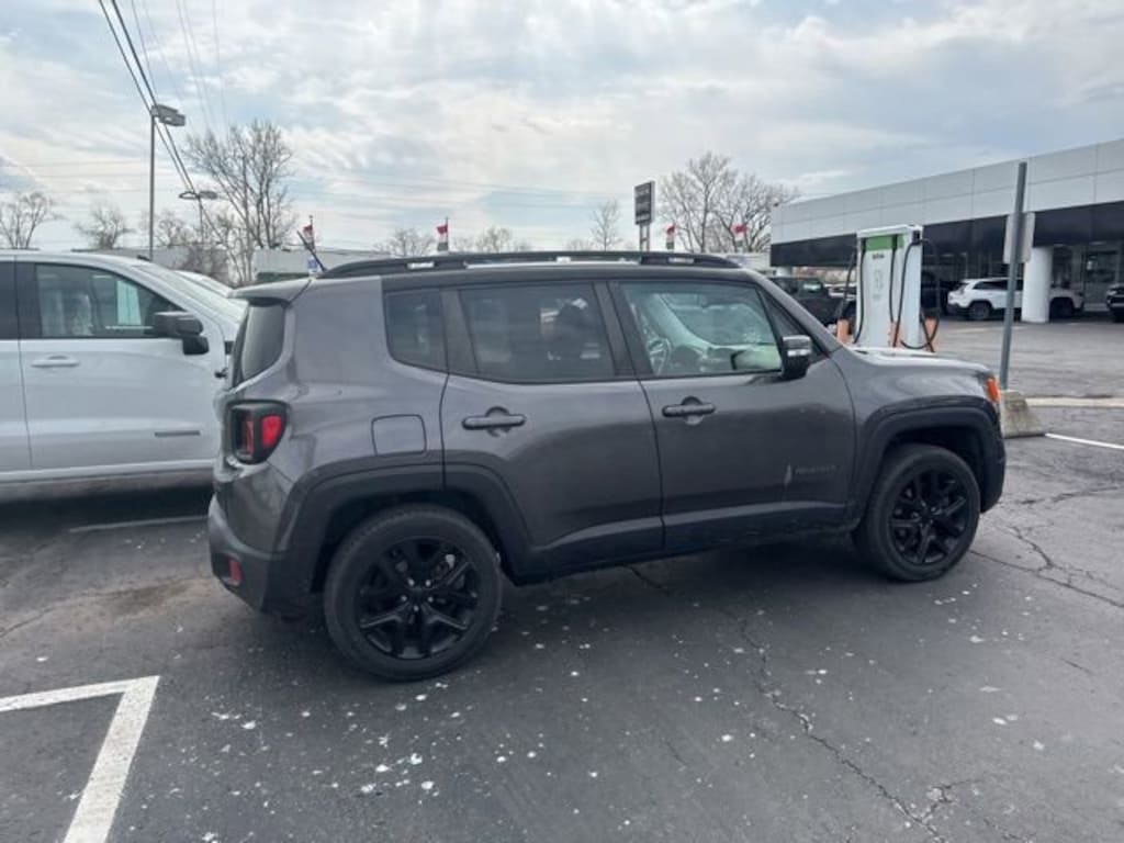 Used 2016 Jeep Renegade Latitude 4x4 SUV