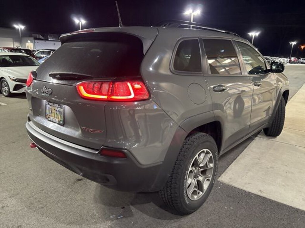 Used 2022 Jeep Cherokee Trailhawk SUV