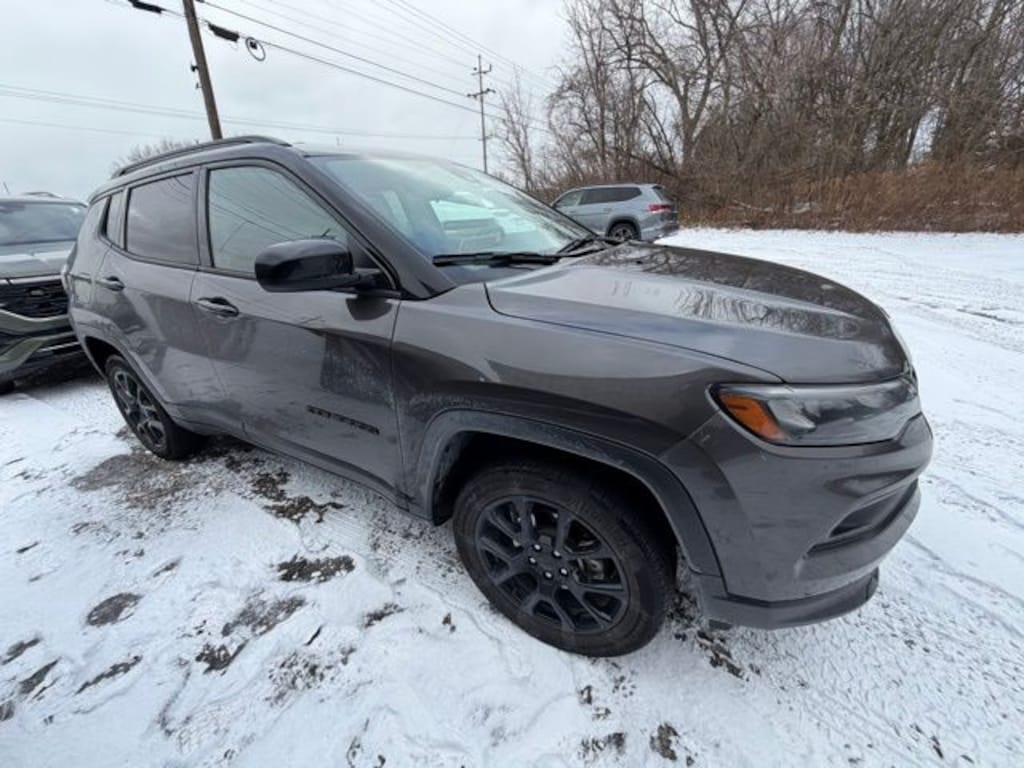 Used 2022 Jeep Compass Altitude SUV