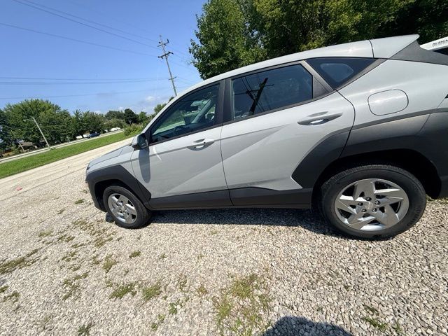 2024 Hyundai Kona SE - Photo 13