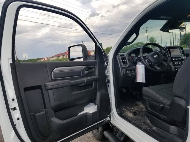 2026 RAM 3500 Chassis Tradesman - Photo 8