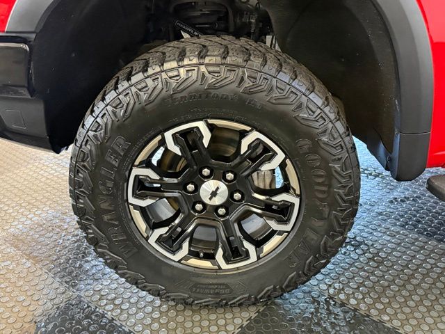 2023 Chevrolet Silverado 1500 ZR2 - Photo 15