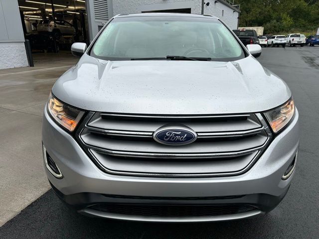 2016 Ford Edge Titanium photo 2