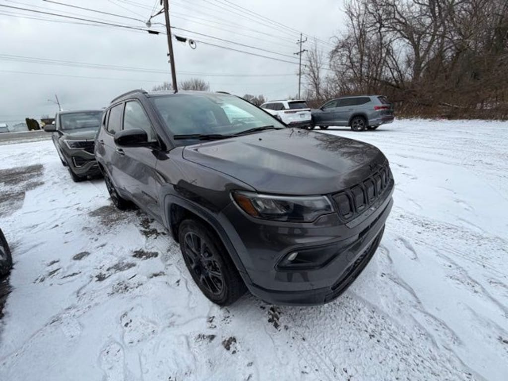 Used 2022 Jeep Compass Altitude SUV