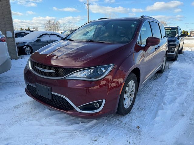 2018 Chrysler Pacifica Touring L's photo