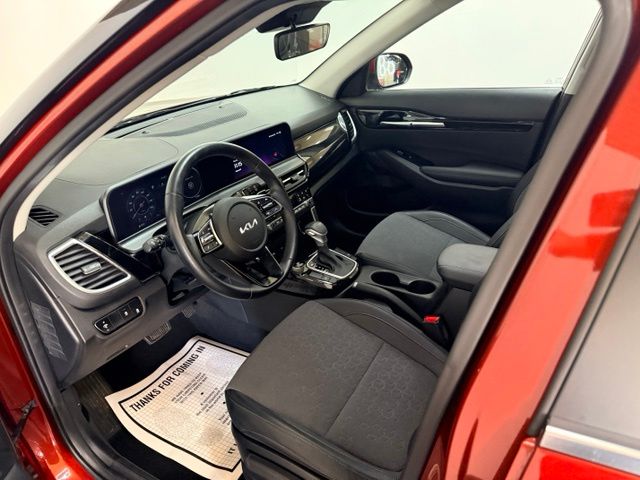 2024 Kia Seltos S - Photo 17