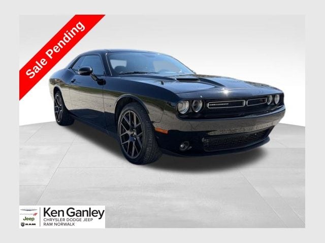2018 Dodge Challenger R/T's photo