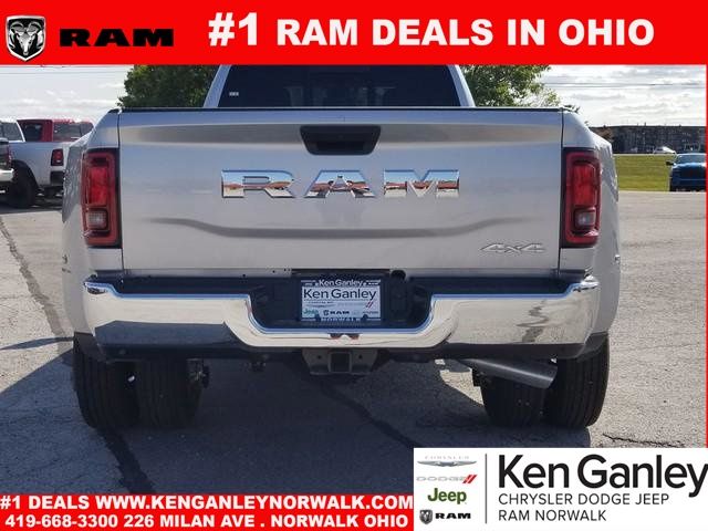 2026 RAM 3500 Tradesman - Photo 6