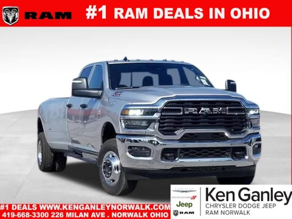 New 2026 Ram 3500 TRADESMAN CREW CAB 4X4 8' BOX Pickup