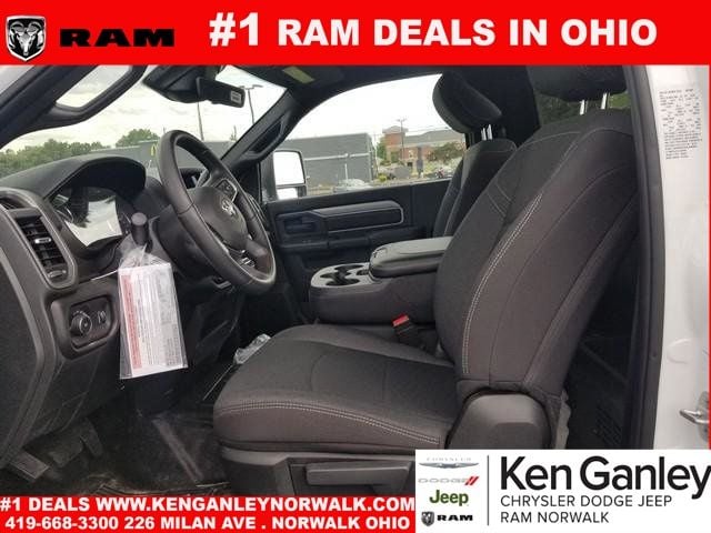 2026 RAM 3500 Chassis Tradesman - Photo 11
