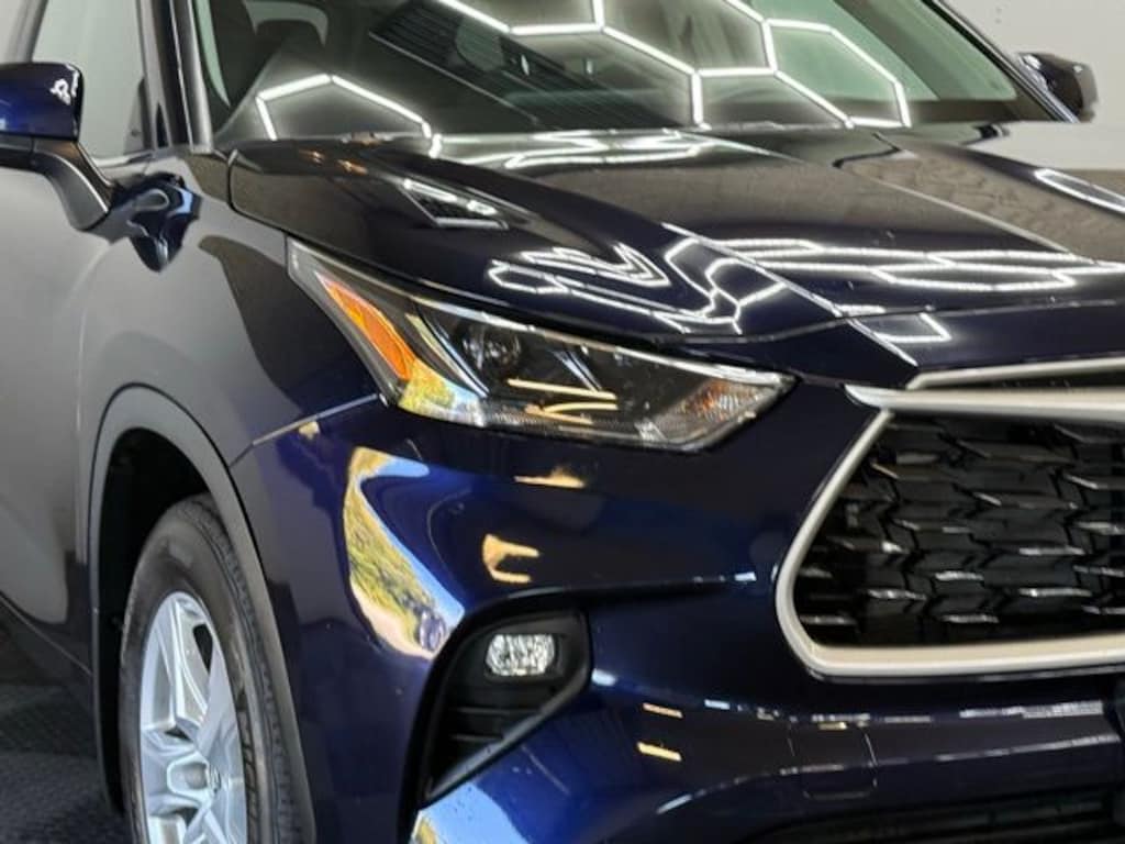 Used 2024 Toyota Highlander LE SUV