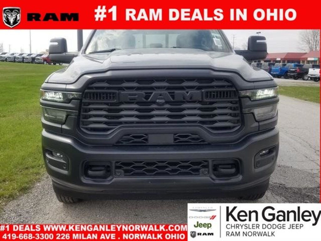New 2026 Ram 3500 TRADESMAN CREW CAB 4X4 8' BOX Pickup