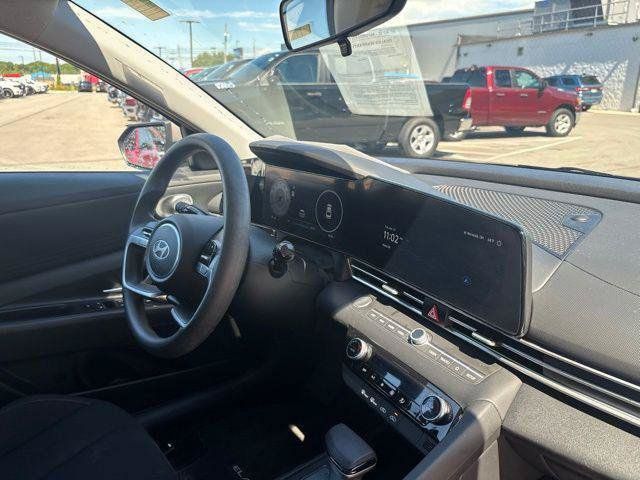 2024 Hyundai Elantra SEL - Photo 26