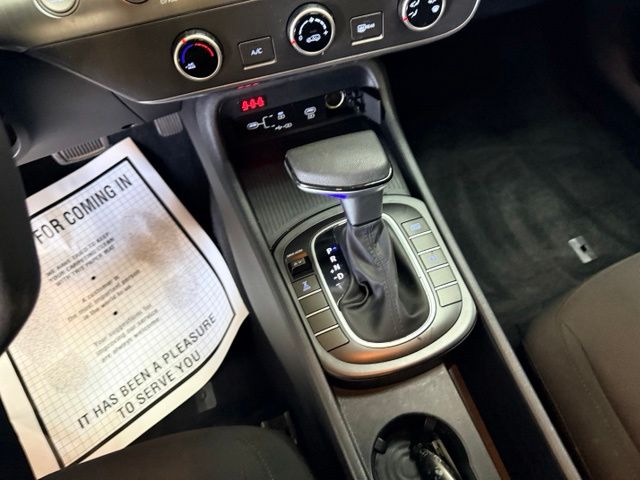 2024 Hyundai Kona SE - Photo 28